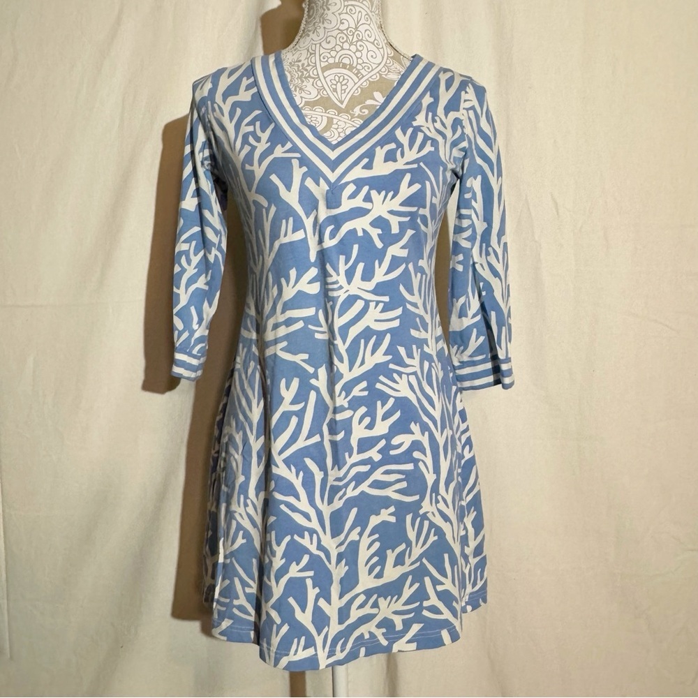 Barbara gerwitt // light blue, white coral print v neck dress sz small mpm